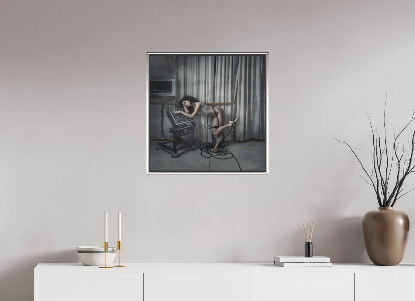 60 x 60 cm, ONYX (colour) Edition Wired to the Music