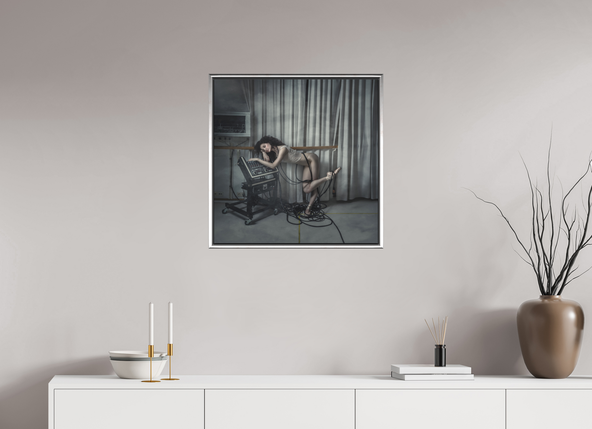 60 x 60 cm, ONYX (colour) Edition Wired to the Music